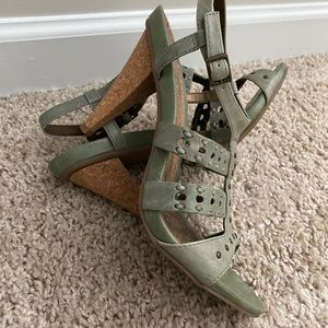 Kenneth Cole Sandal Size 7